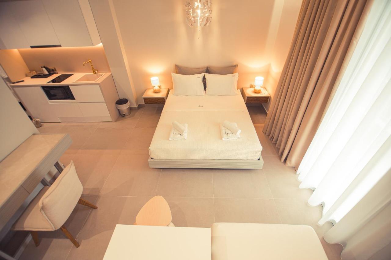 Io Luxury Pool & Hot Tub Suites Préveza Kültér fotó