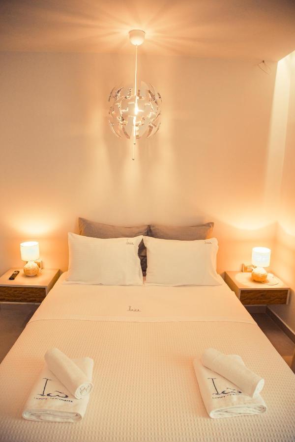 Io Luxury Pool & Hot Tub Suites Préveza Kültér fotó