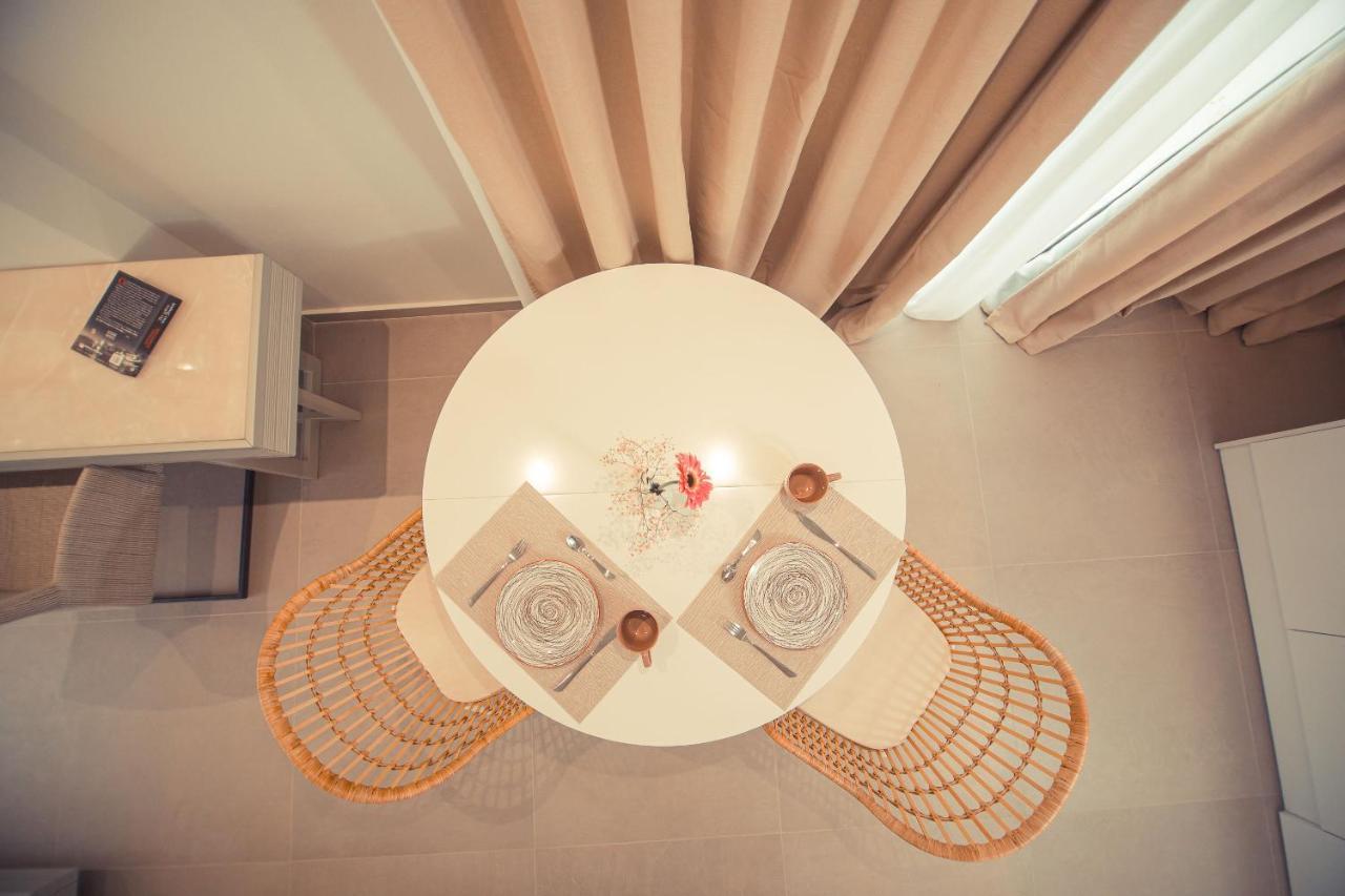Io Luxury Pool & Hot Tub Suites Préveza Kültér fotó