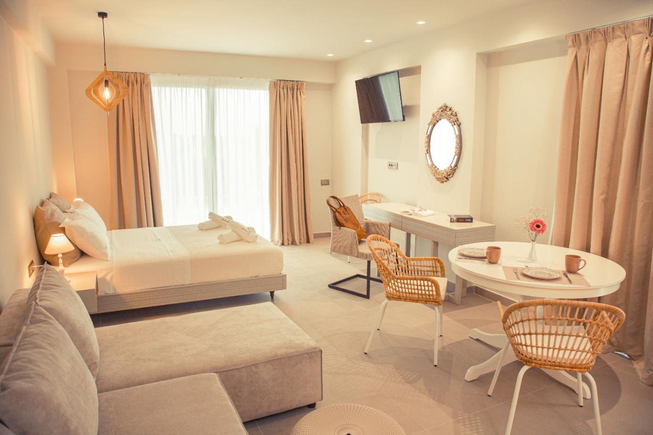 Io Luxury Pool & Hot Tub Suites Préveza Kültér fotó