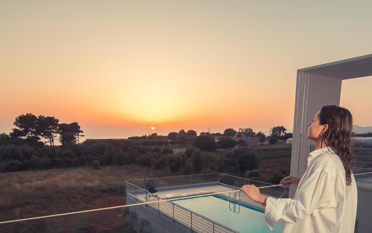 Io Luxury Pool & Hot Tub Suites Préveza Kültér fotó