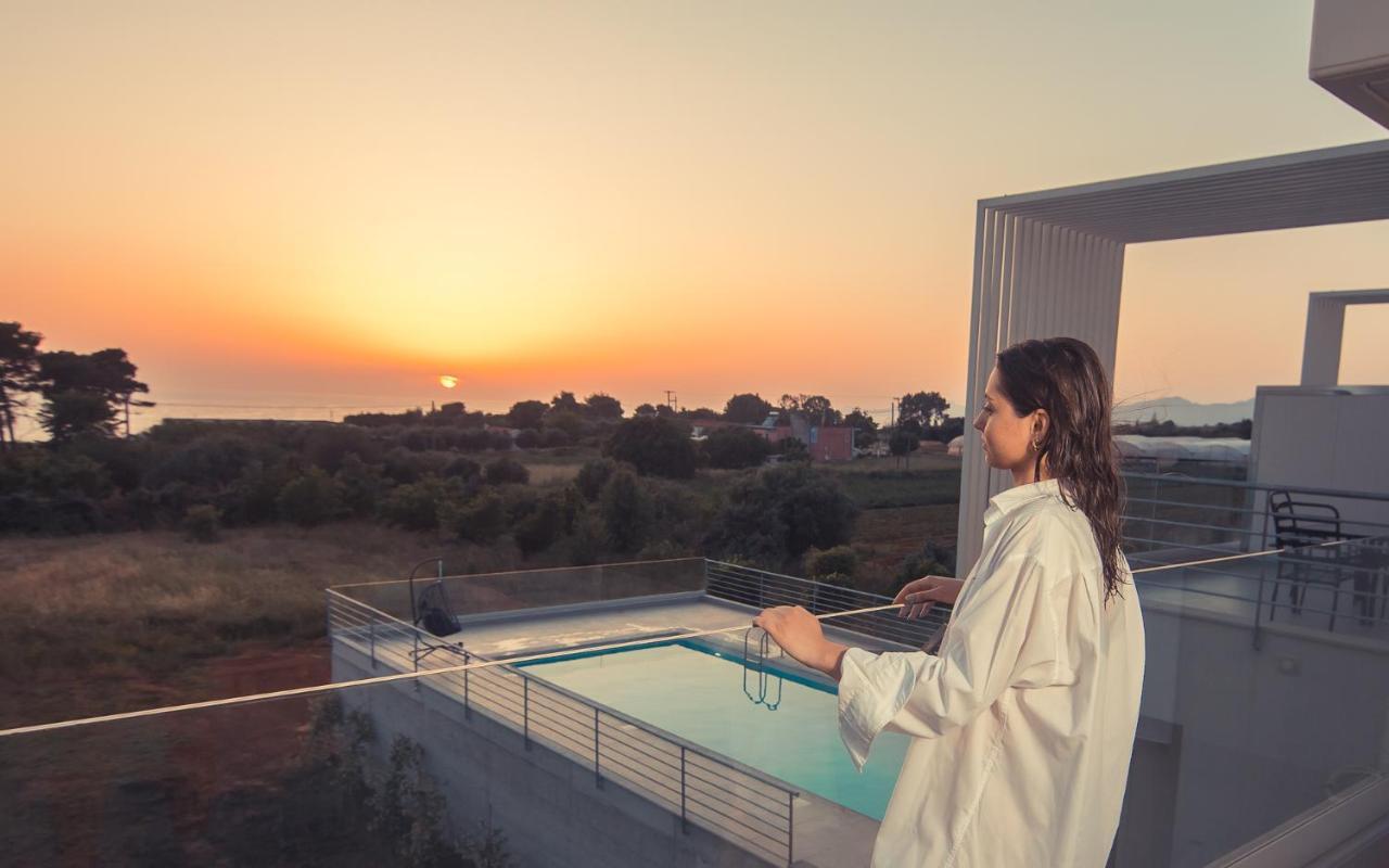 Io Luxury Pool & Hot Tub Suites Préveza Kültér fotó