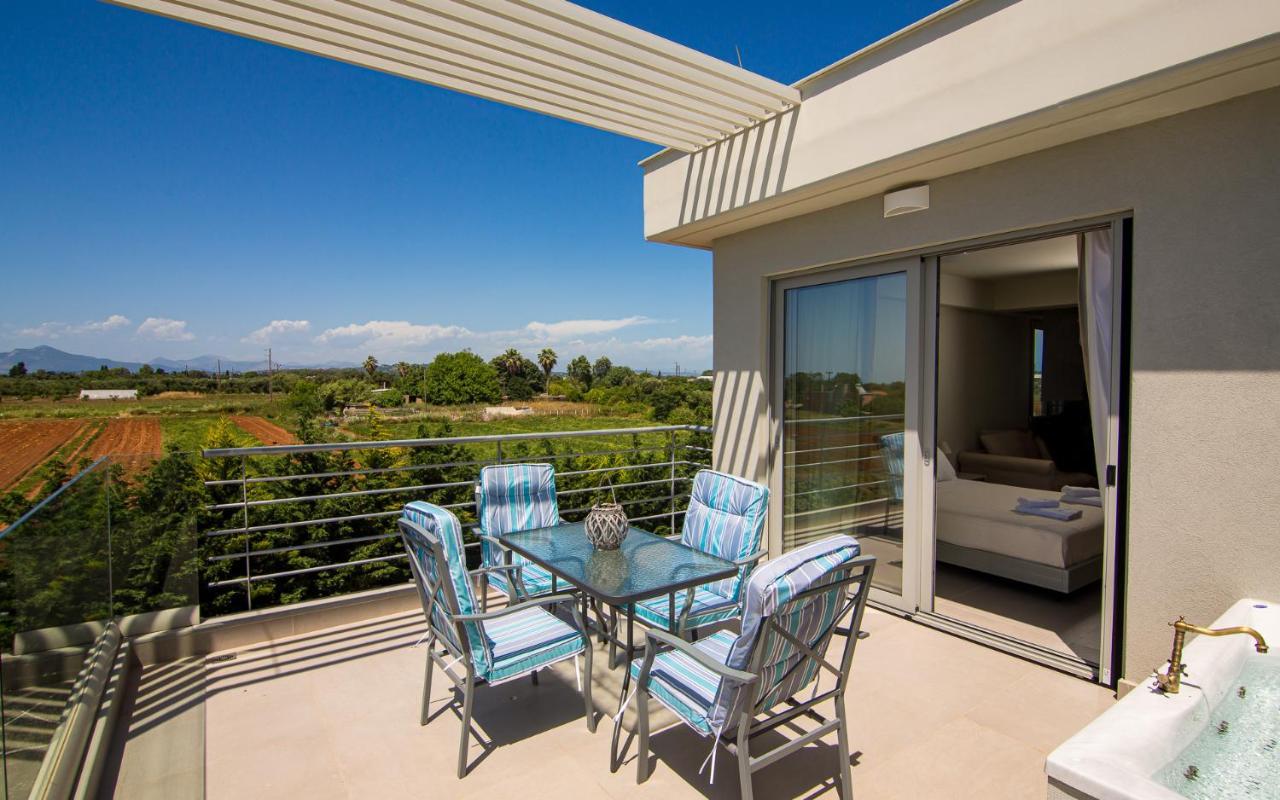 Io Luxury Pool & Hot Tub Suites Préveza Kültér fotó