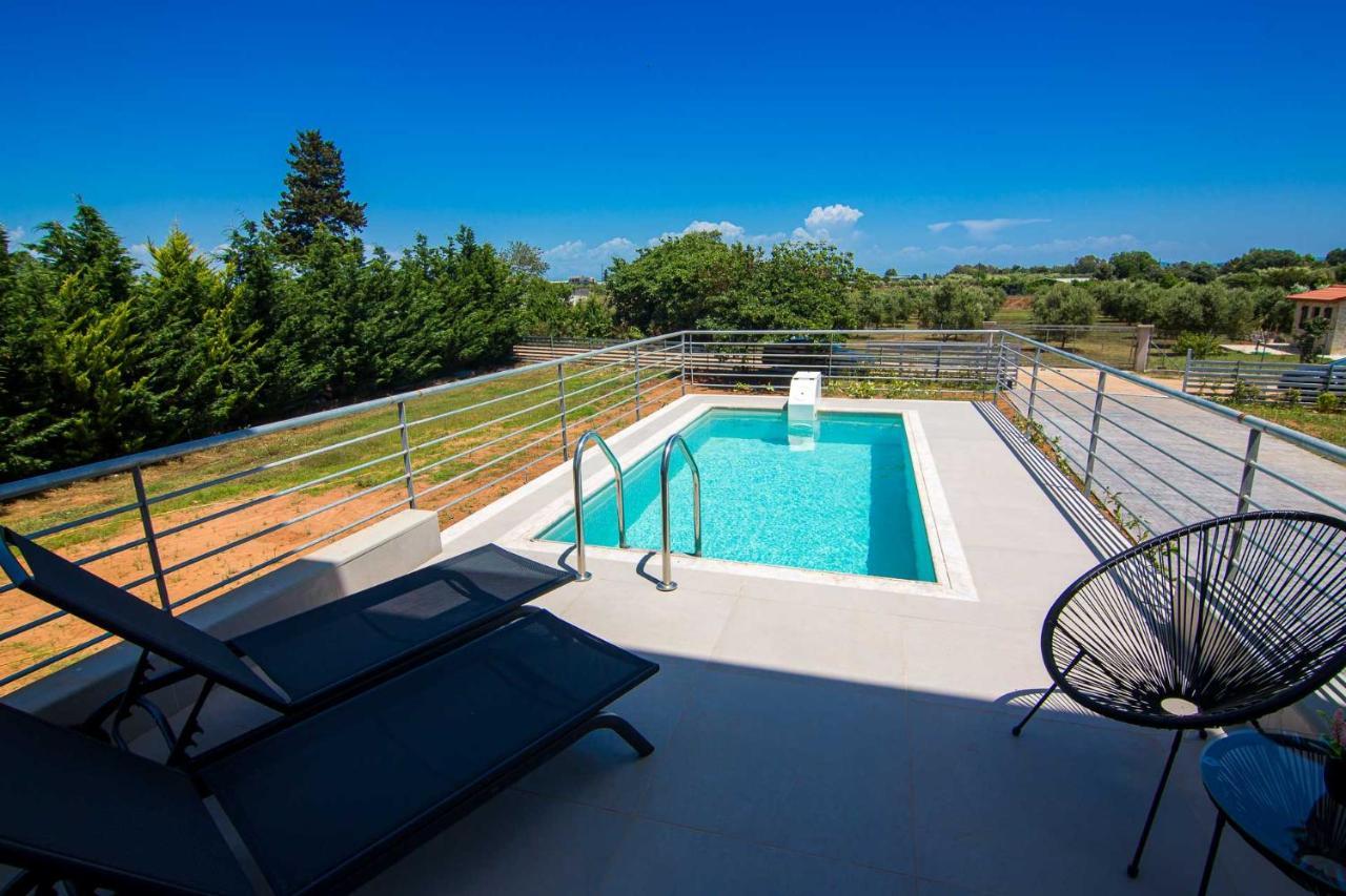 Io Luxury Pool & Hot Tub Suites Préveza Kültér fotó