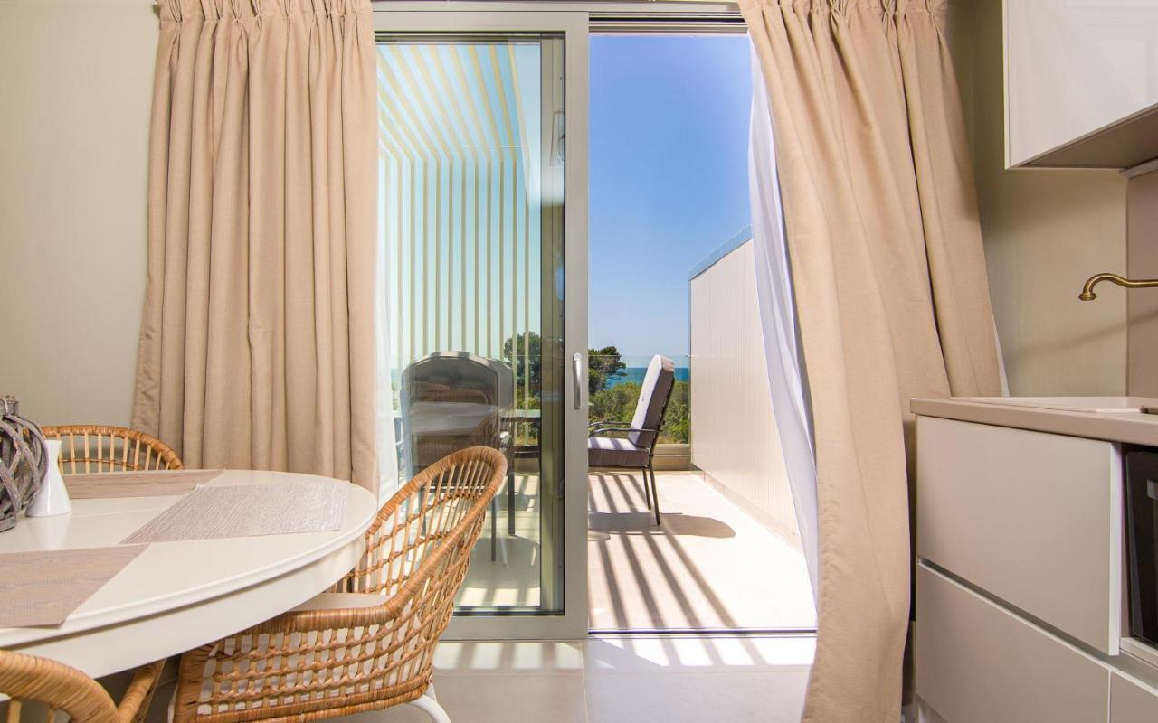 Io Luxury Pool & Hot Tub Suites Préveza Kültér fotó