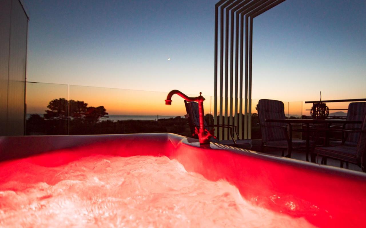 Io Luxury Pool & Hot Tub Suites Préveza Kültér fotó