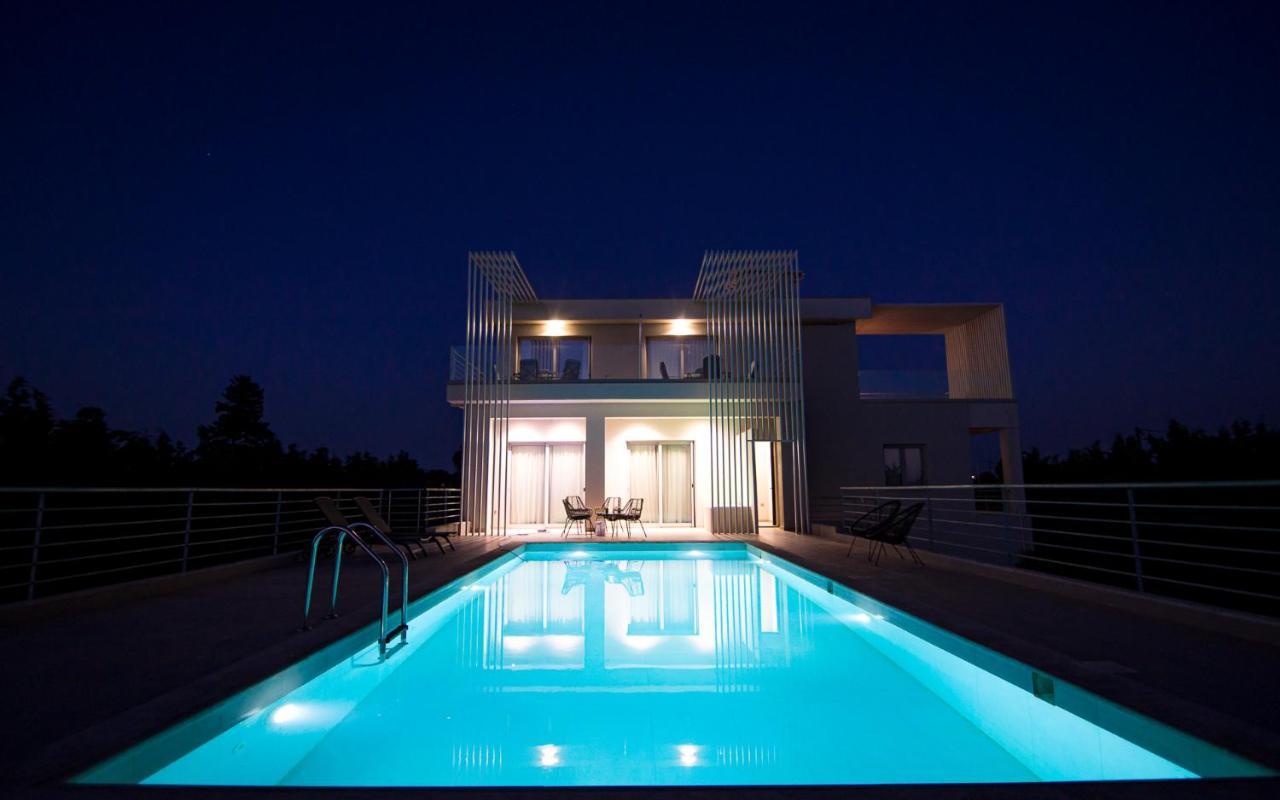Io Luxury Pool & Hot Tub Suites Préveza Kültér fotó