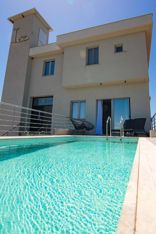 Io Luxury Pool & Hot Tub Suites Préveza Kültér fotó