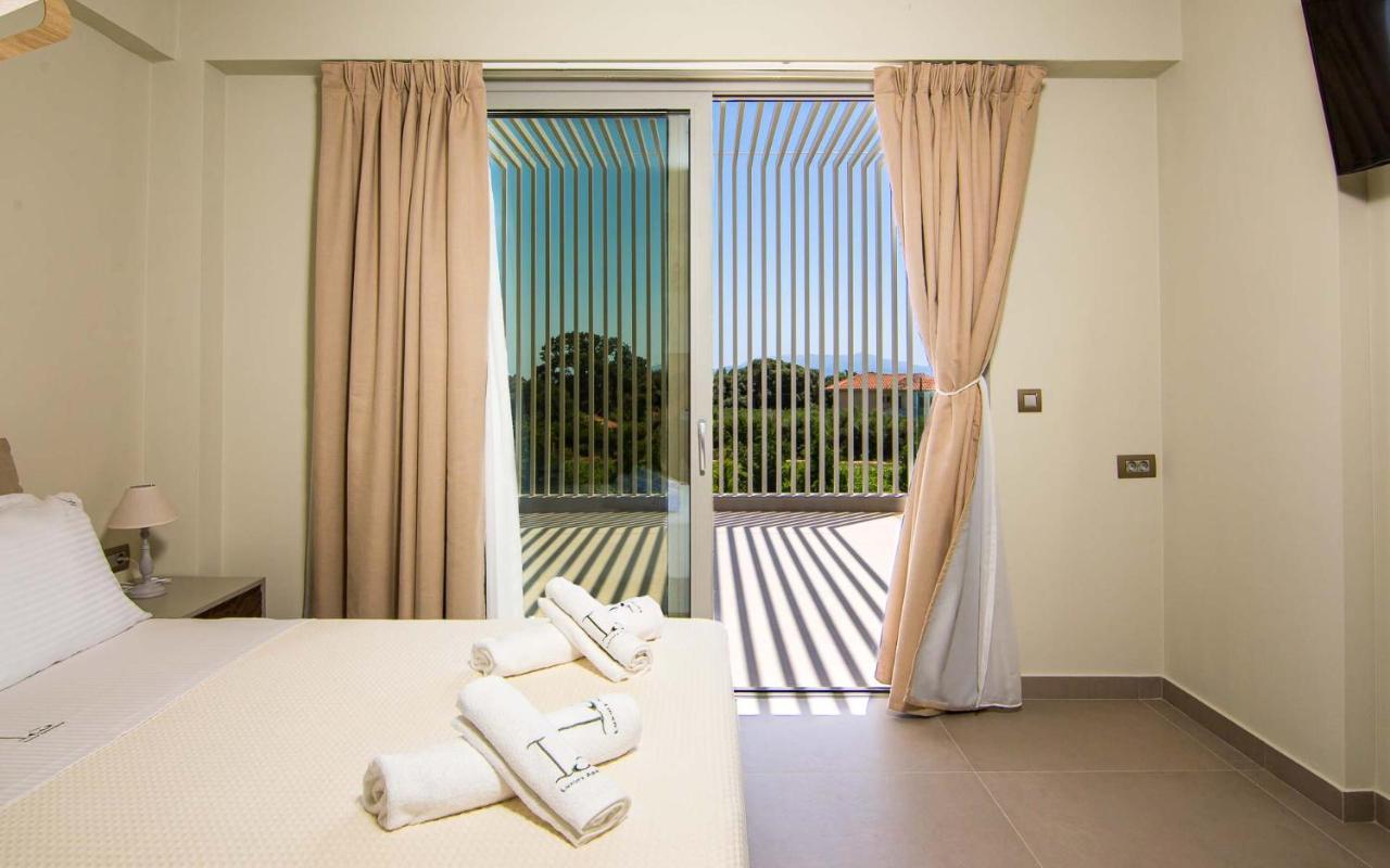 Io Luxury Pool & Hot Tub Suites Préveza Kültér fotó